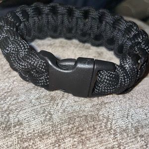 Paracord bracelet made by hand